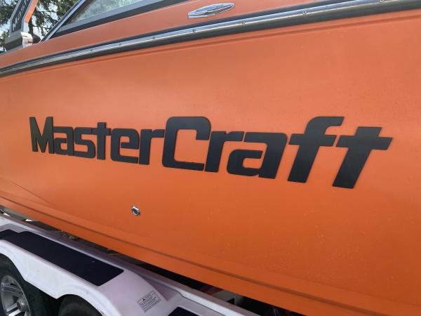 Логотип бортовой MASTERCRAFT, высота букв 17 см